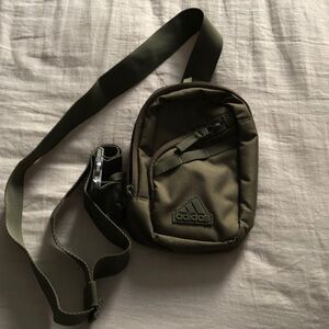 Addis sling cross bodybag